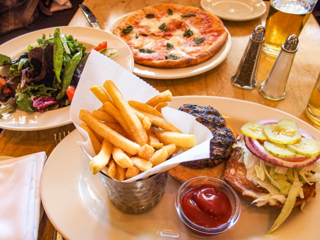 【２０２６年最新】飲食店の技人国ビザは厳格化？